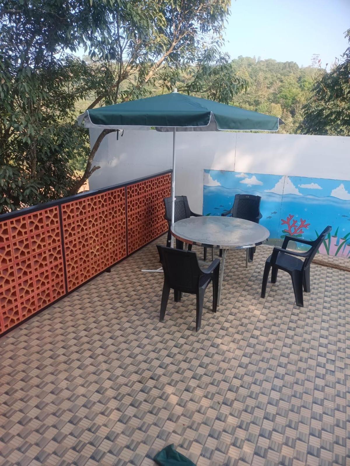 Spathodea Vagamon Buitenkant foto