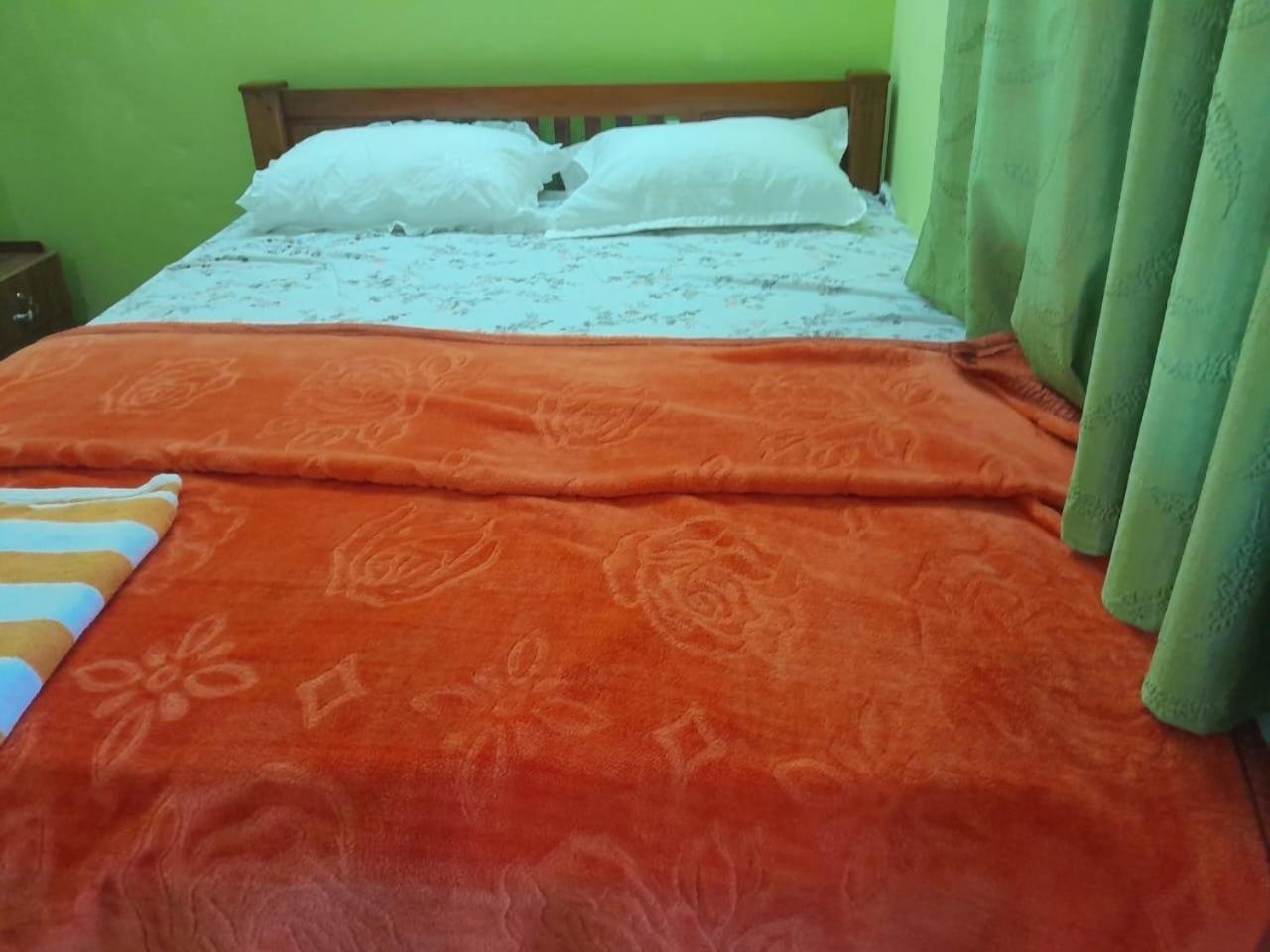 Spathodea Vagamon Buitenkant foto